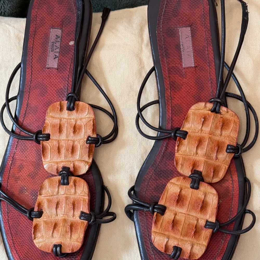 Alaia Sandals - Picture 2 of 3